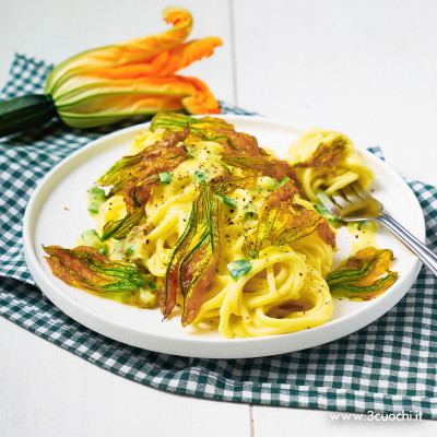 Tonnarelli alla carbonara d'estate